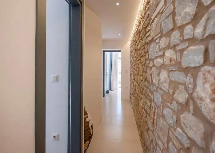 Lagaditis Βίλα *